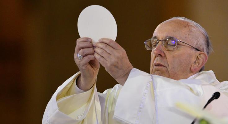 Papa-Francesco-Eucaristia