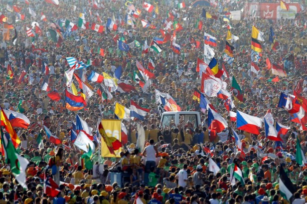 Multitud de jóvenes con el Papa en Cracovia