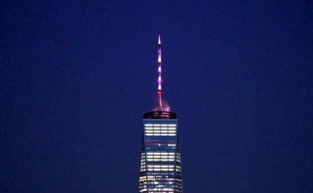 De rosa para "celebrar" legalización del aborto en Nueva York